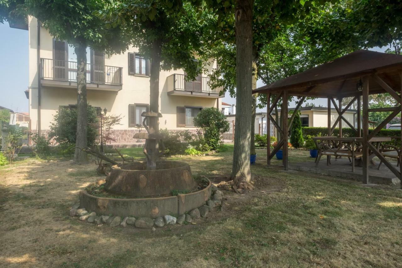 B&B Le Camelie Bareggio Dış mekan fotoğraf